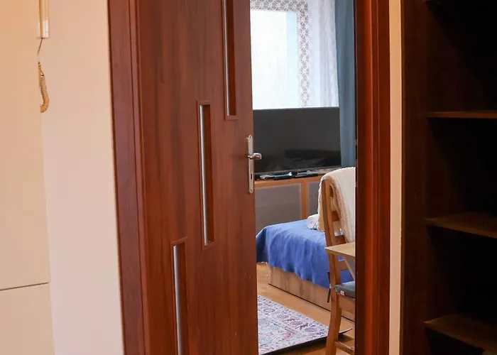 Prywatne Mieszkanie - Sobieskiego 6 *